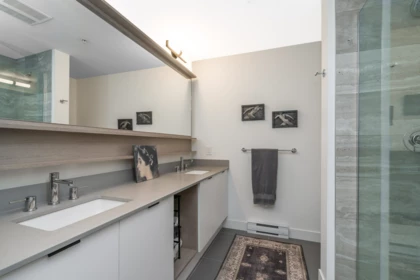 Mudroom Photo of 412 2493 Montrose Avenue, Abbotsford, BC
