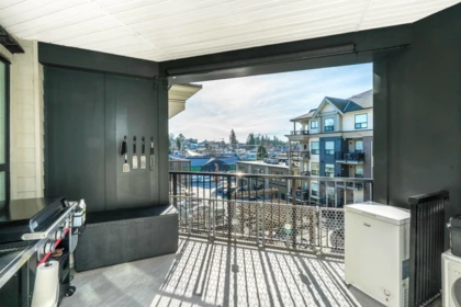 Outdoor Patio Photo of 412 2493 Montrose Avenue, Abbotsford, BC