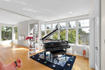 Kitchen Photo of 4635 Caulfeild Drive, West Vancouver, BC