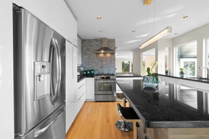 Primary Bathroom Photo of 4635 Caulfeild Drive, West Vancouver, BC