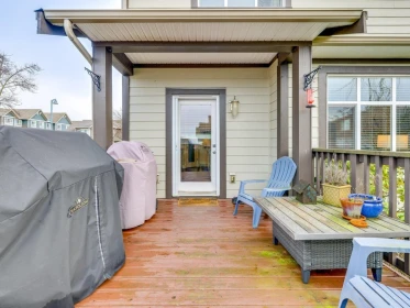 Laundry Room Photo of 1873 Osprey Drive, Tsawwassen, BC