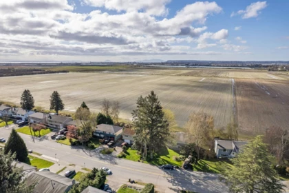 Garden / Landscaping Photo of 5392 Maple Crescent, Delta, BC