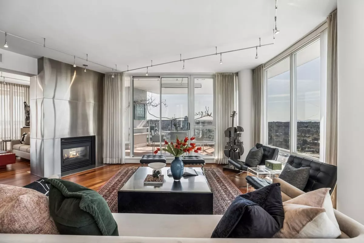 Dining Area Photo of 3701 1438 Richards Street, Vancouver, BC