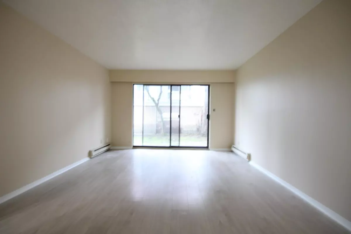 Living Room Photo of 108 1735 Agassiz-Rosedale No 9 Highway, Agassiz, BC