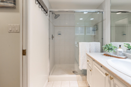 Powder Room Photo of 207 1576 Merklin Street, White Rock, BC