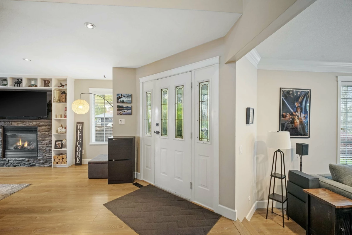 Family Room Photo of 18897 62a Avenue, Surrey, BC