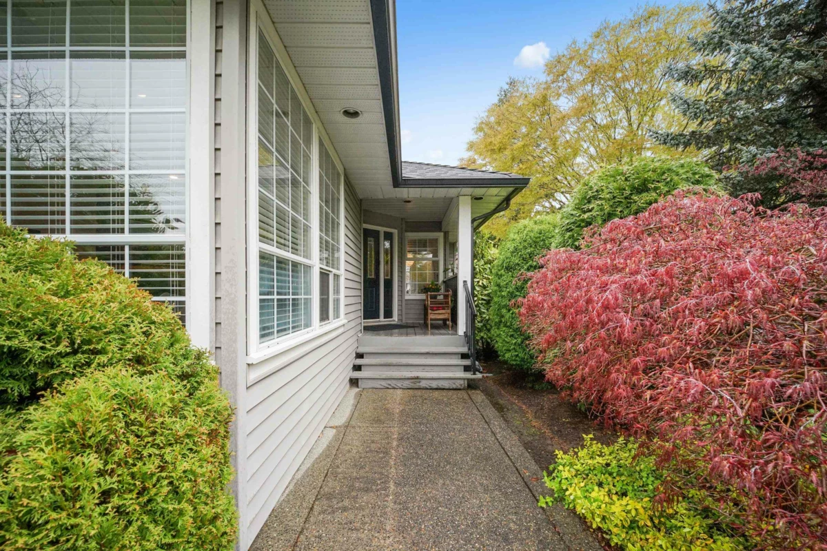 Living Room Photo of 18897 62a Avenue, Surrey, BC