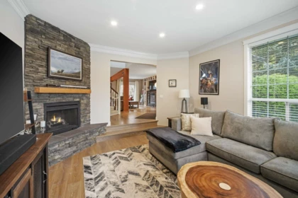 Breakfast Nook Photo of 18897 62a Avenue, Surrey, BC