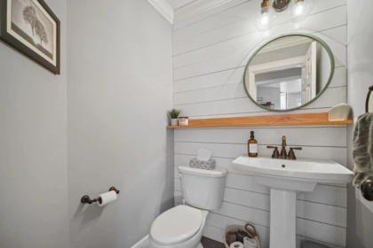Guest Bathroom Photo of 18897 62a Avenue, Surrey, BC