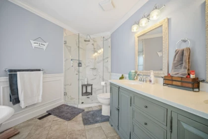 Mudroom Photo of 18897 62a Avenue, Surrey, BC