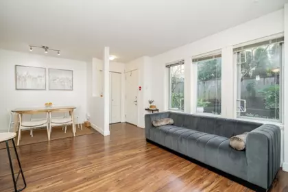 Breakfast Nook Photo of 4 6538 Elgin Avenue, Burnaby, BC