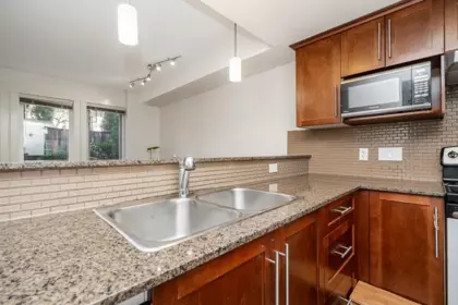 Guest Bathroom Photo of 4 6538 Elgin Avenue, Burnaby, BC