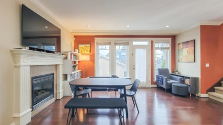 203 E 18th Street, North Vancouver, BC, North Vancouver — Townhouse for sale