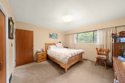 Guest Bathroom Photo of 1553 55a Street, Delta, BC