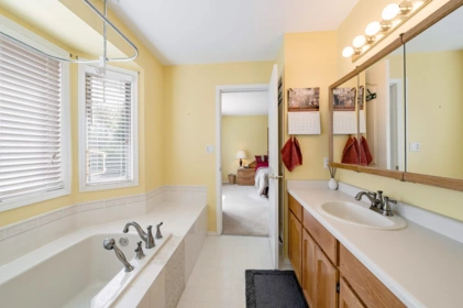 Hot Tub / Spa Photo of 44722 Cumberland Avenue, Chilliwack, BC