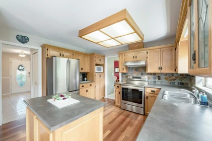 Powder Room Photo of 44722 Cumberland Avenue, Chilliwack, BC