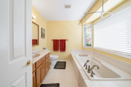 Swimming Pool Photo of 44722 Cumberland Avenue, Chilliwack, BC