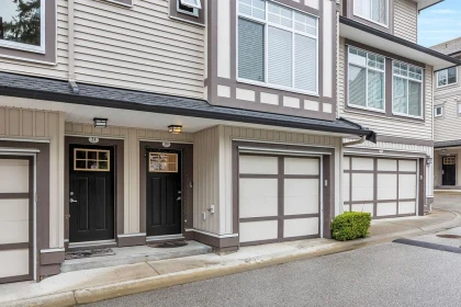 Entry Foyer Photo of 20 7090 180 Street, Surrey, BC