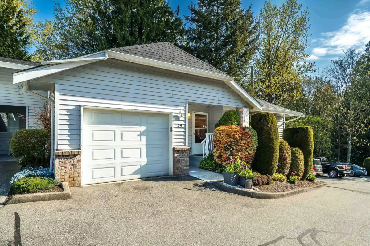 Family Room Photo of 25 33020 Maclure Road, Abbotsford, BC