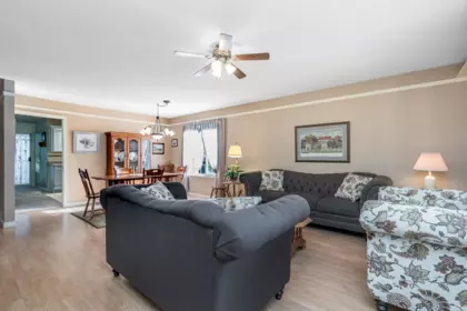 Kitchen Island Photo of 25 33020 Maclure Road, Abbotsford, BC