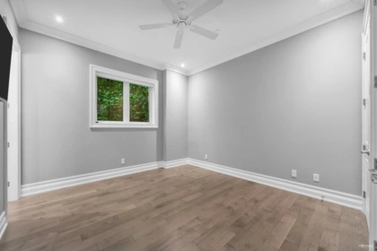 Hallway Photo of 1349 Anderson Street, White Rock, BC