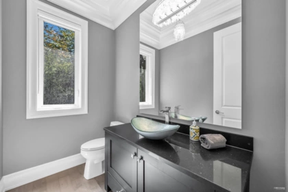 Powder Room Photo of 1349 Anderson Street, White Rock, BC