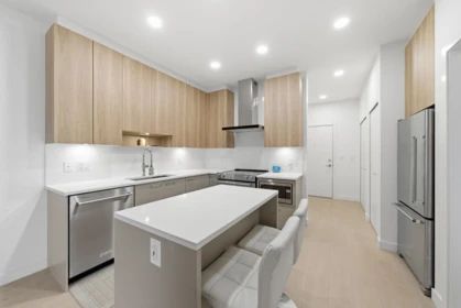 418 7588 16th Street, Burnaby, BC, Burnaby — Apartment/Condo for sale