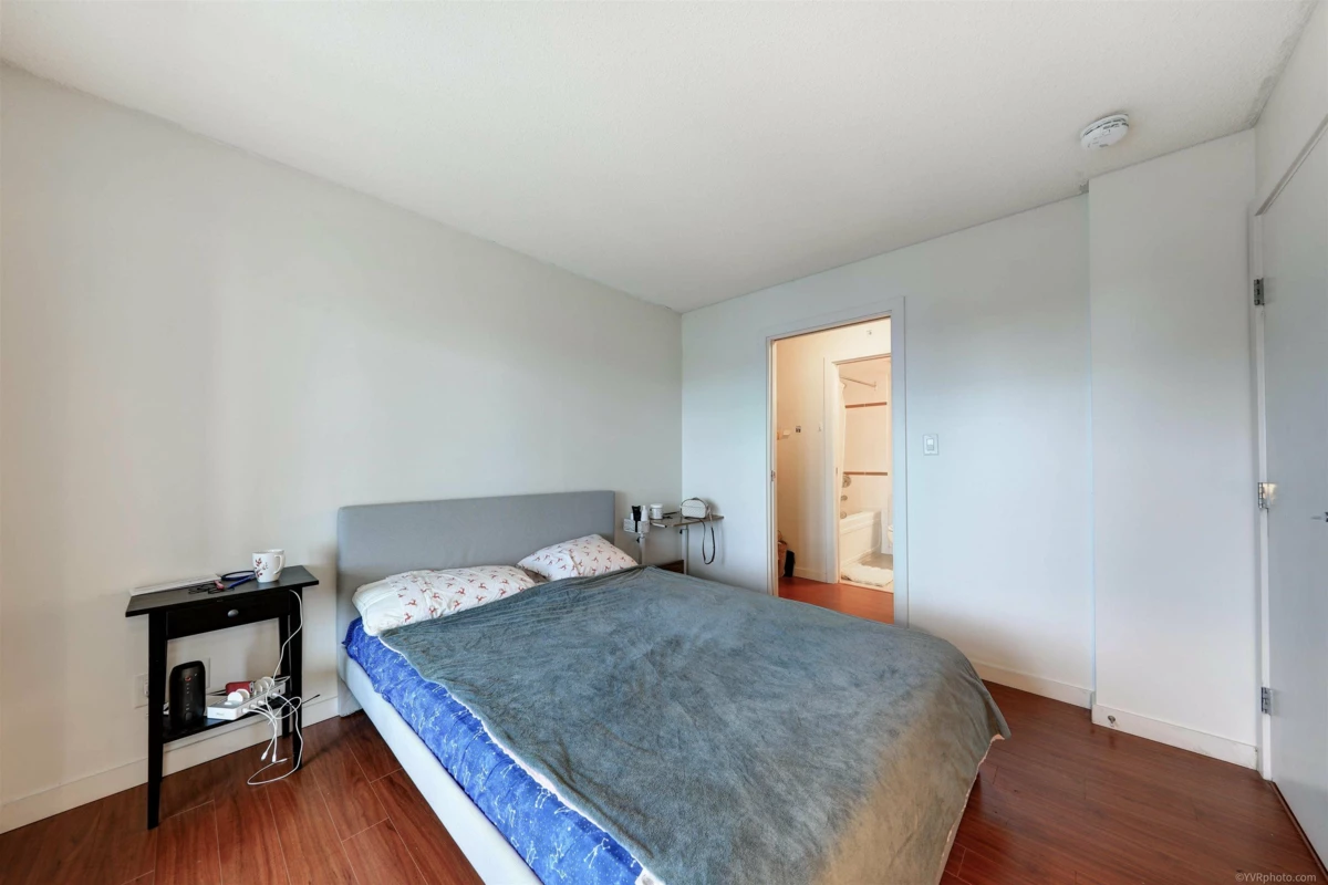 Family Room Photo of 2611 610 Granville Street, Vancouver, BC