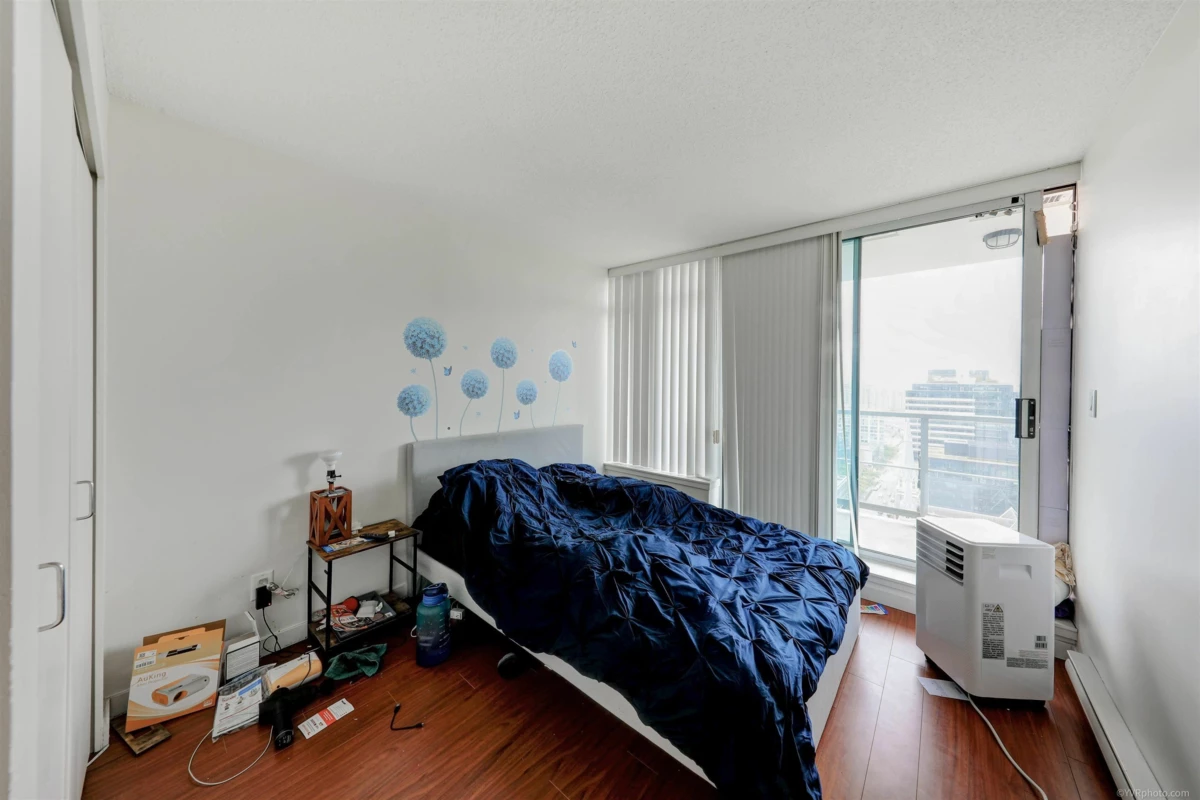 Living Room Photo of 2611 610 Granville Street, Vancouver, BC