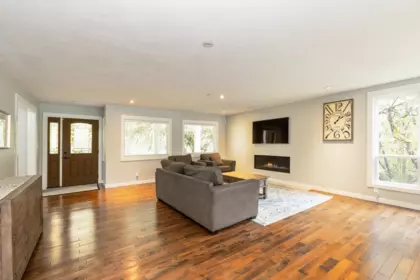Breakfast Nook Photo of 24445 104 Avenue, Maple Ridge, BC