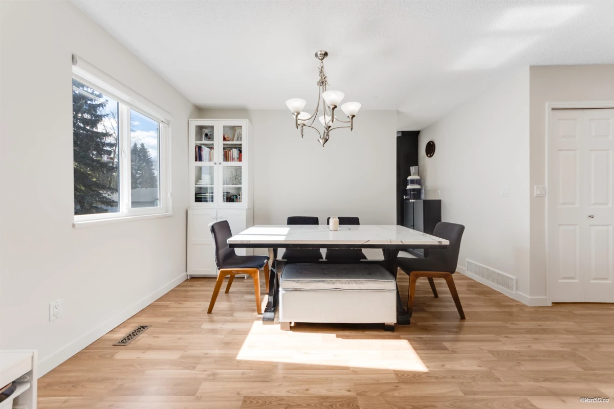 Dining Area Photo of 2978 Fleming Avenue, Coquitlam, BC