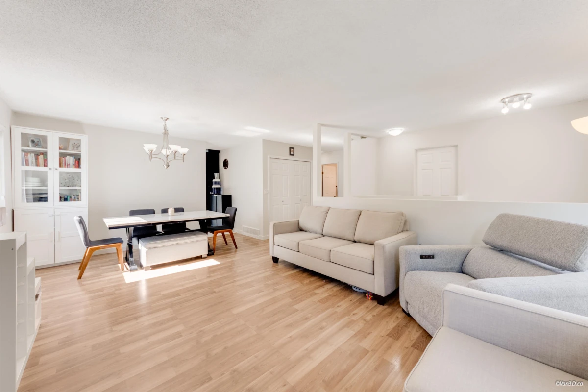 Family Room Photo of 2978 Fleming Avenue, Coquitlam, BC