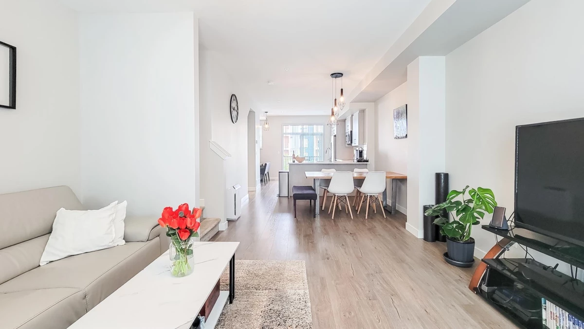 Living Room Photo of 12 20180 84 Avenue, Langley, BC