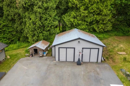 Garden / Landscaping Photo of 31648 Grove Avenue, Mission, BC