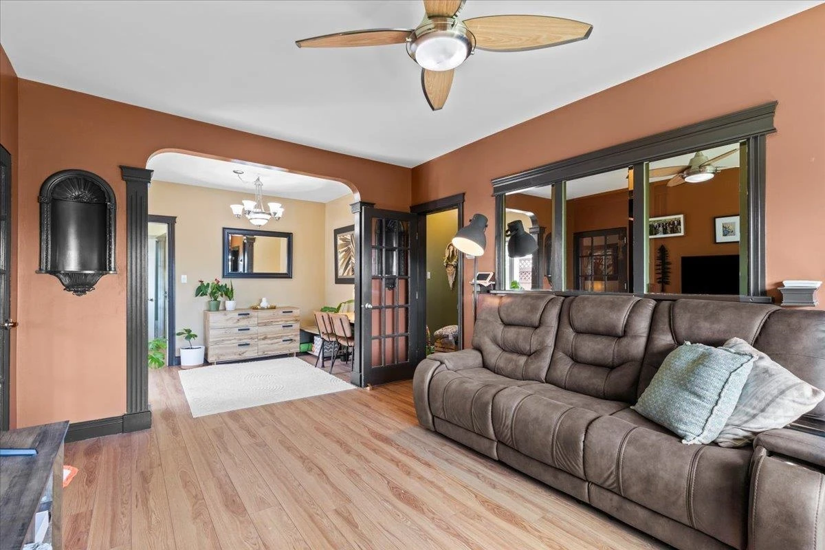 Family Room Photo of 33345 3rd Avenue, Mission, BC