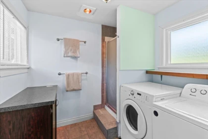 Mudroom Photo of 33345 3rd Avenue, Mission, BC