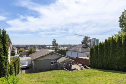 Outdoor Kitchen Photo of 33345 3rd Avenue, Mission, BC