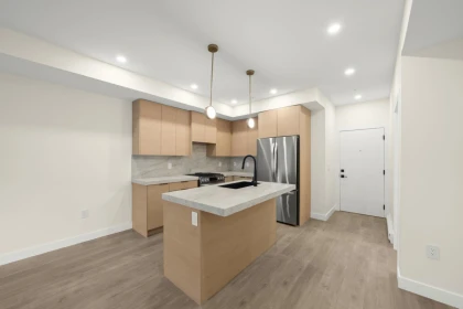 Kitchen Photo of 211 15353 17 Avenue, Surrey, BC