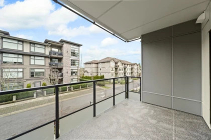 Walk-In Closet Photo of 211 15353 17 Avenue, Surrey, BC