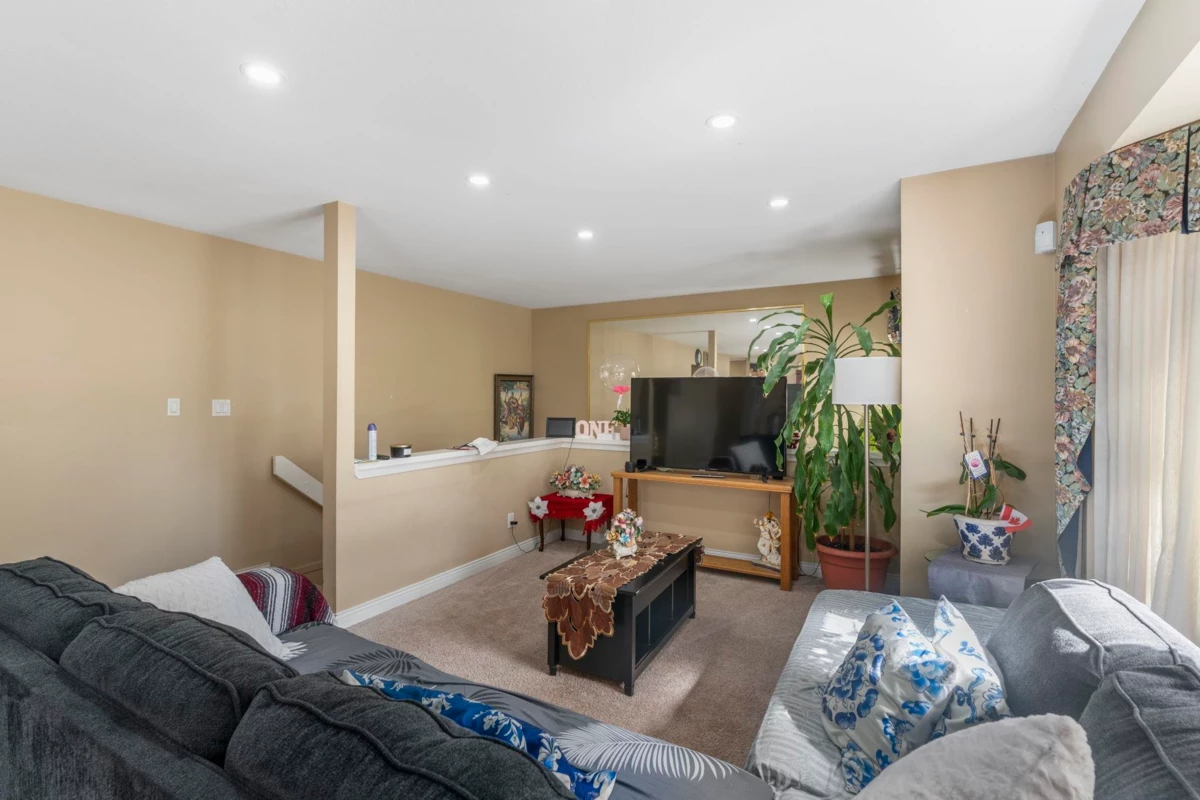 Dining Area Photo of 123 6841 138 Street, Surrey, BC