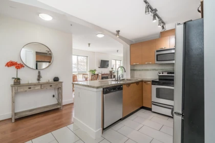 302 7428 Byrnepark Walk, Burnaby, BC, Burnaby — Apartment/Condo for sale
