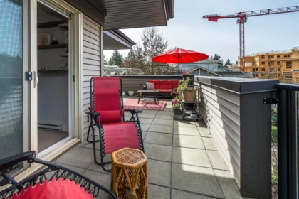 Garden / Landscaping Photo of 302 7428 Byrnepark Walk, Burnaby, BC