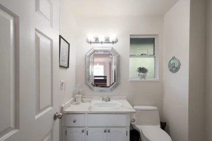Hallway Photo of 36 1190 Falcon Drive, Coquitlam, BC