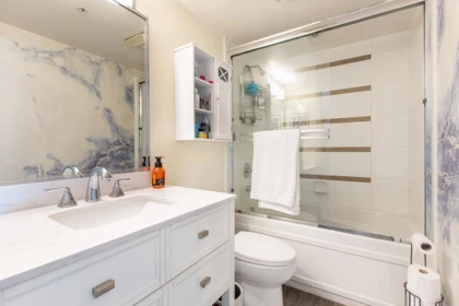 Kitchen Photo of 406 909 Mainland Street, Vancouver, BC