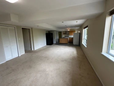Entry Foyer Photo of 924 London Place, New Westminster, BC