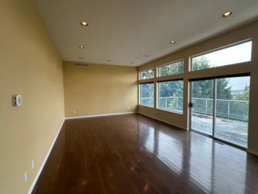 Kitchen Photo of 924 London Place, New Westminster, BC