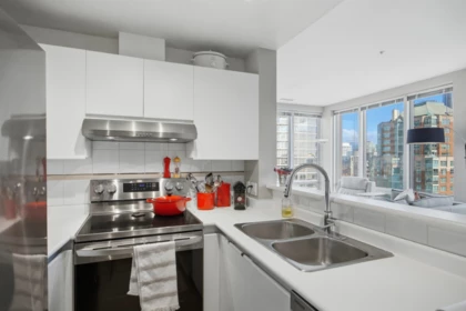 Breakfast Nook Photo of 1607 989 Nelson Street, Vancouver, BC