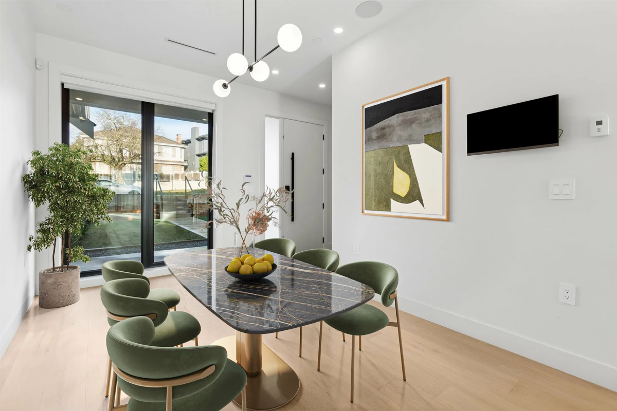 Dining Area Photo of 2130 Qualicum Drive, Vancouver, BC