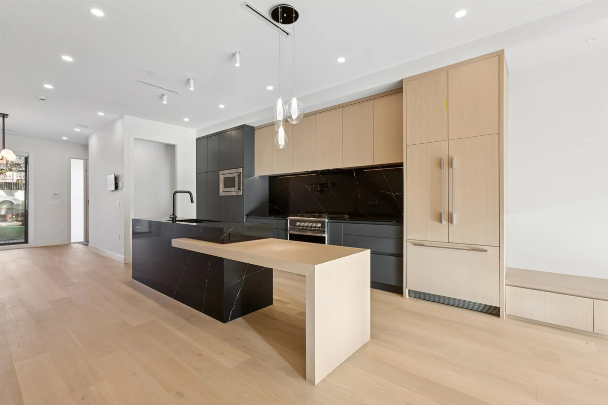 Living Room Photo of 2130 Qualicum Drive, Vancouver, BC