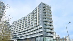 489 8671 Hazelbridge Way, Richmond, BC